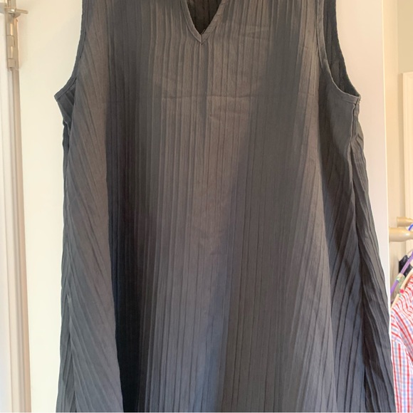 Black Notched Neck Ruffle Hem Smock Dress - Picture 4 of 12